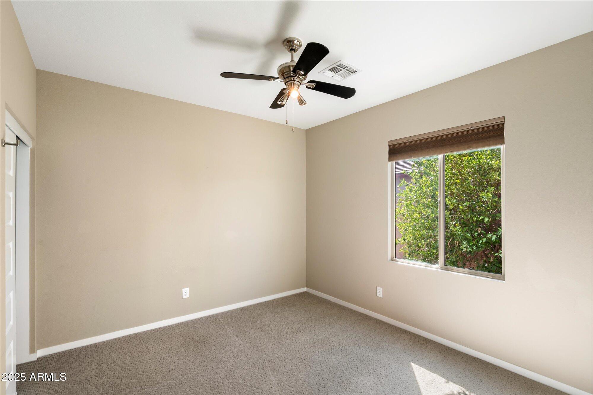 3553 E RAVENSWOOD Drive