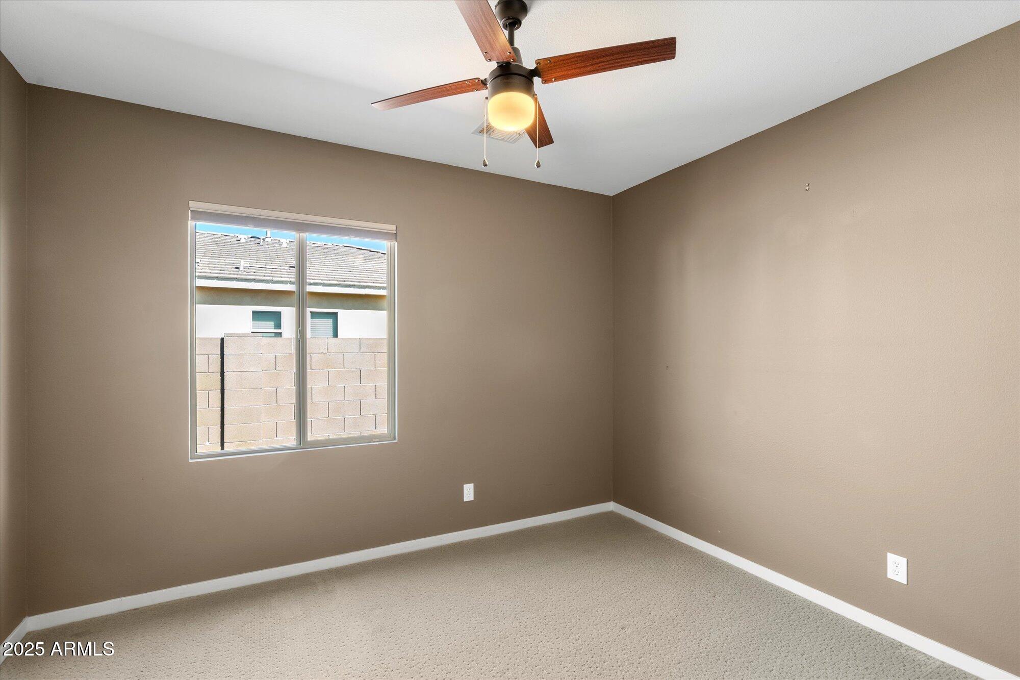 3553 E RAVENSWOOD Drive