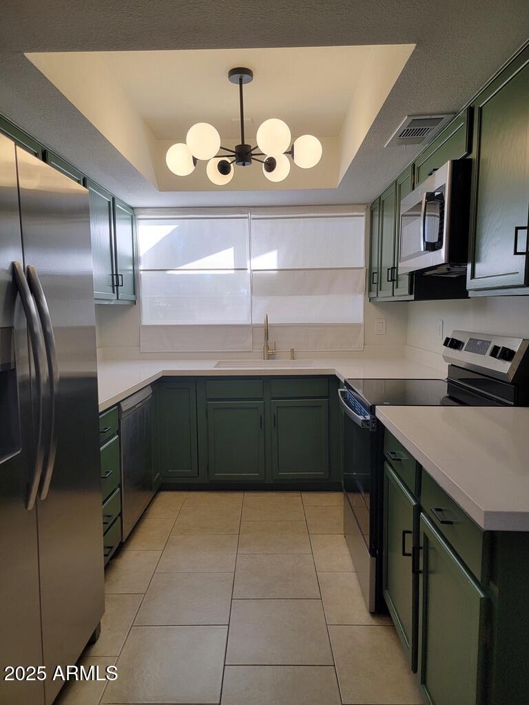 2511 W PERSHING Avenue