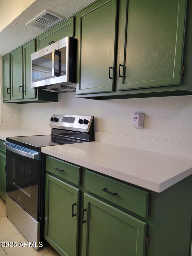 2511 W PERSHING Avenue