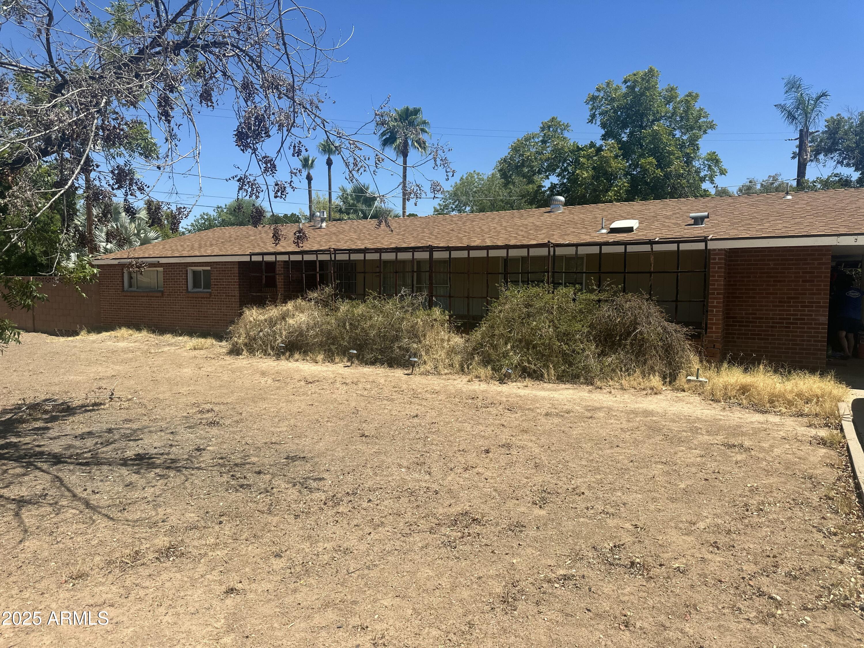 1216 W ROVEY Avenue