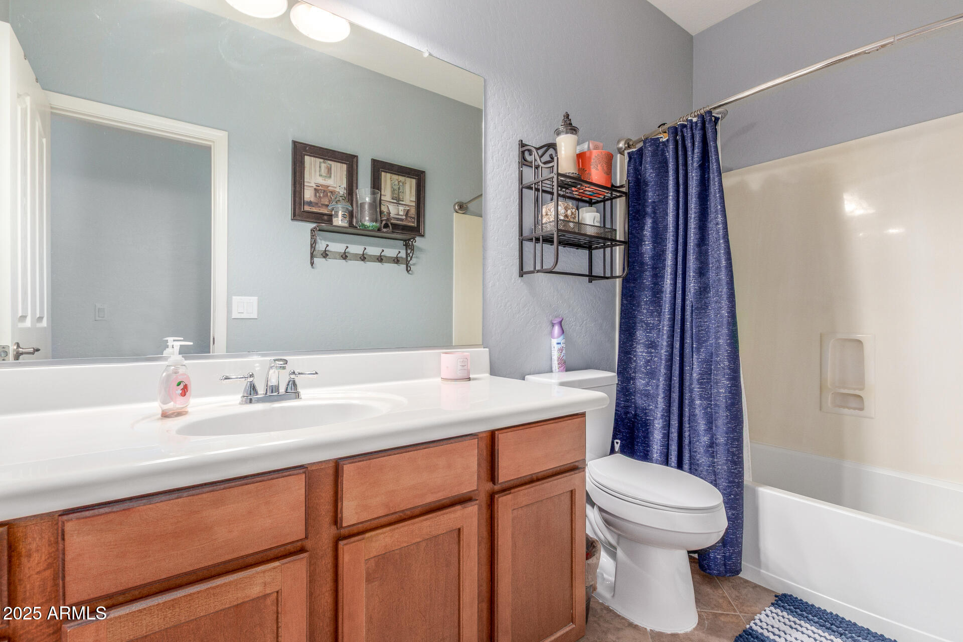 11310 W HOLLY Street