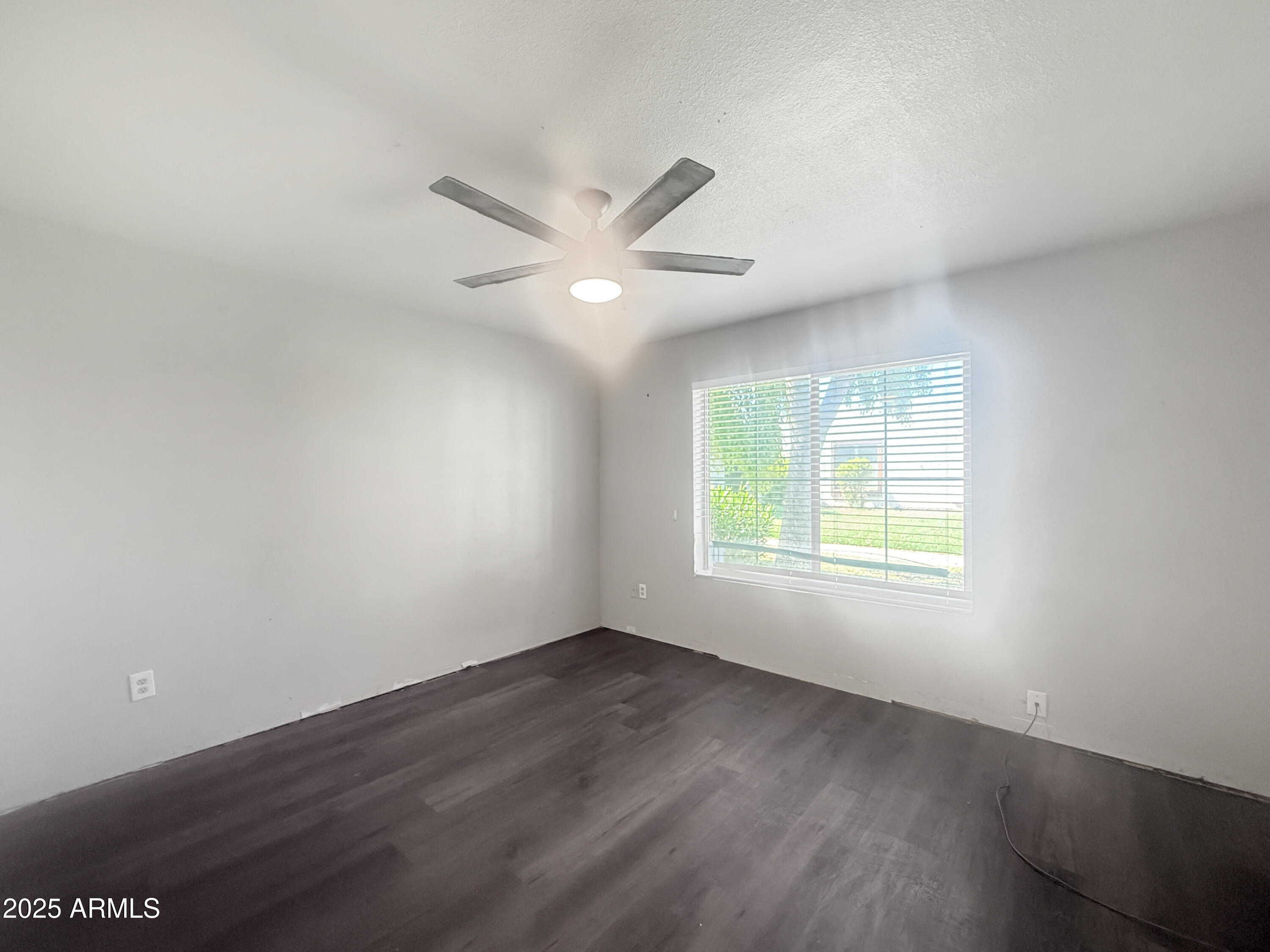 4610 W DESERT CREST Drive