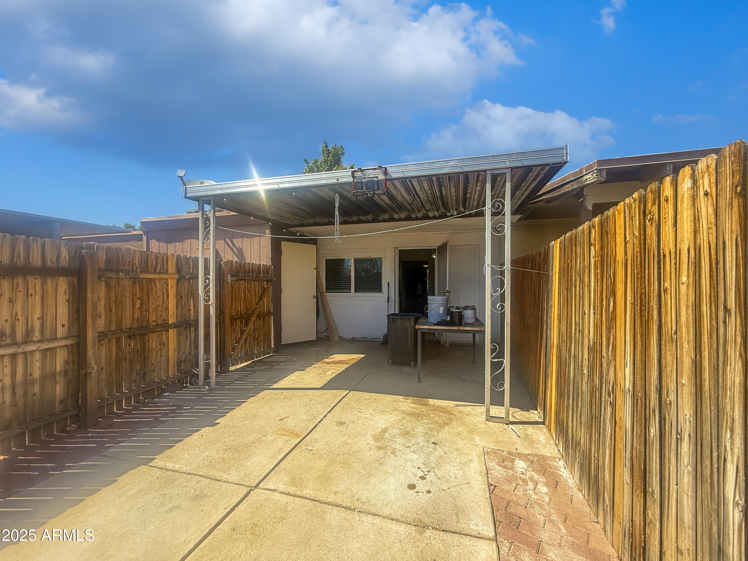 4610 W DESERT CREST Drive