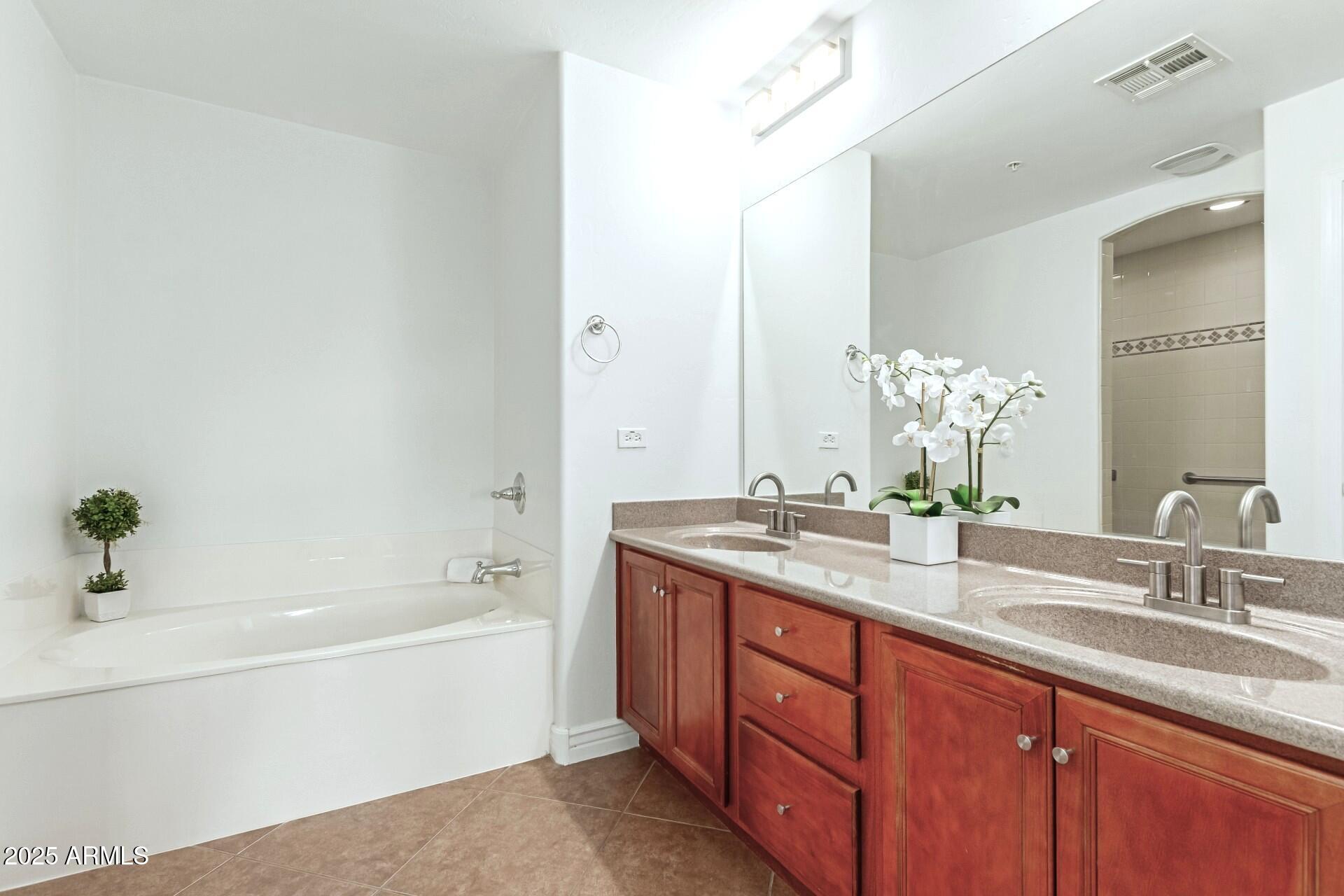 5450 E DEER VALLEY Drive, 3023