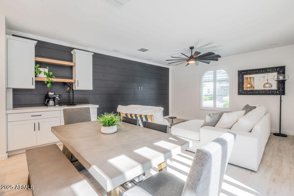 3923 E GALVESTON Street