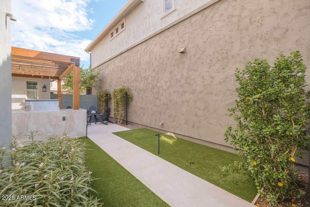 3923 E GALVESTON Street