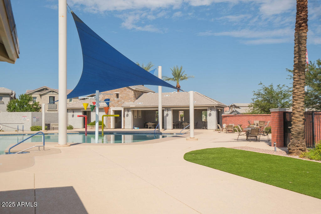 3923 E GALVESTON Street