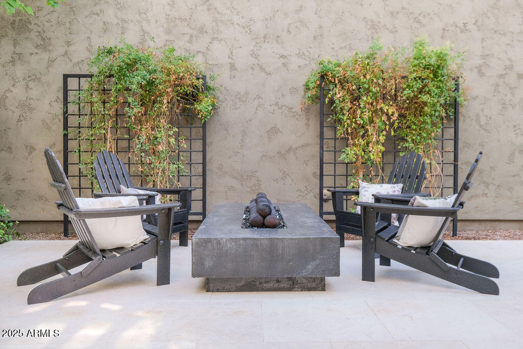 3923 E GALVESTON Street