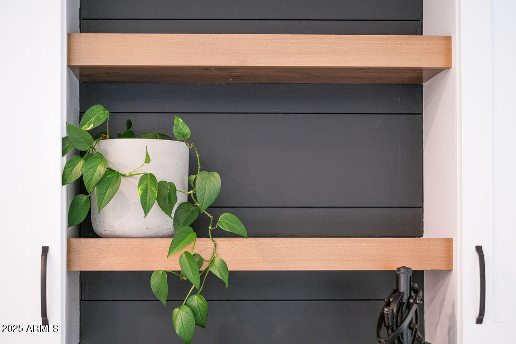 3923 E GALVESTON Street