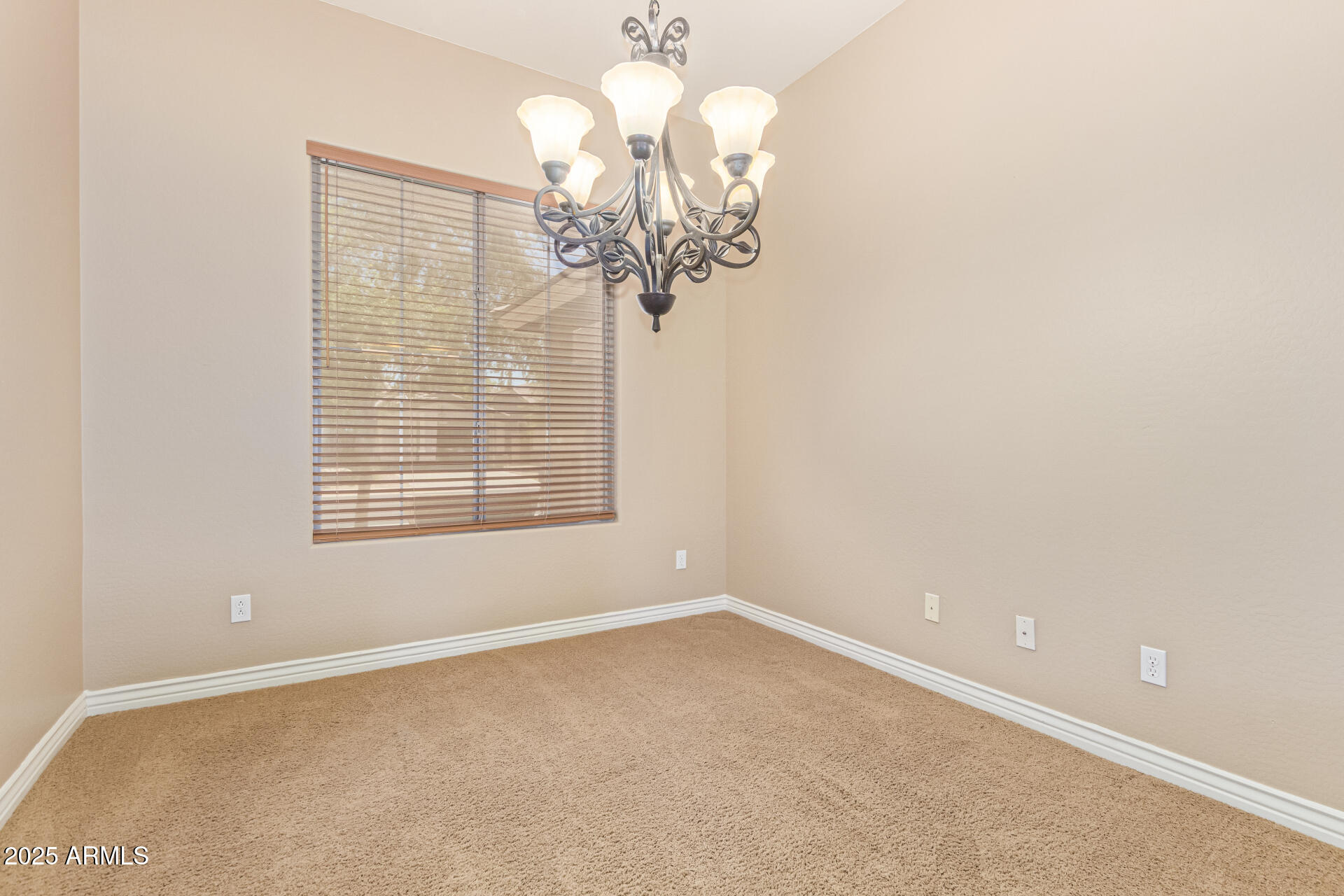 18186 W RIMROCK Street