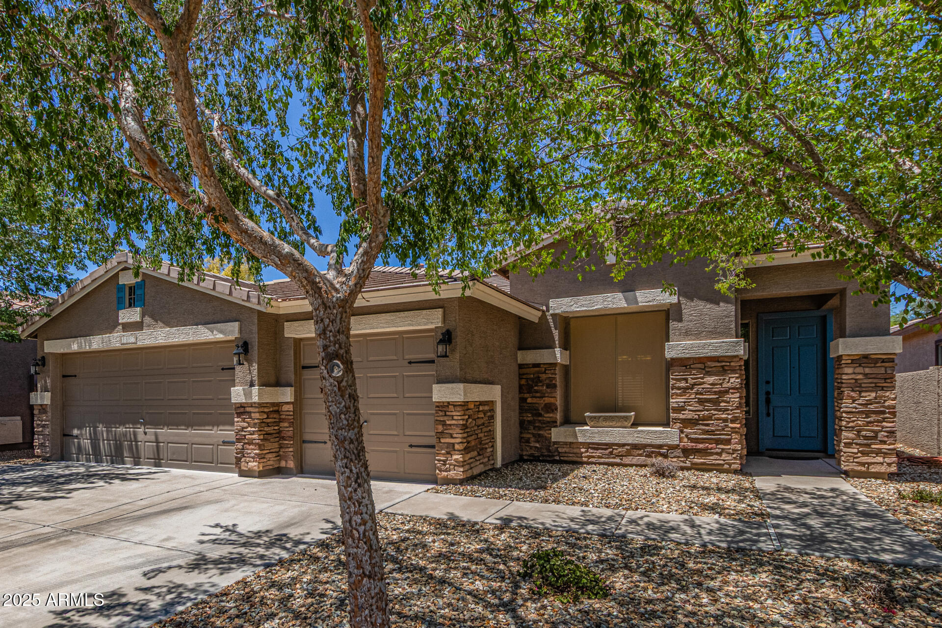 18186 W RIMROCK Street