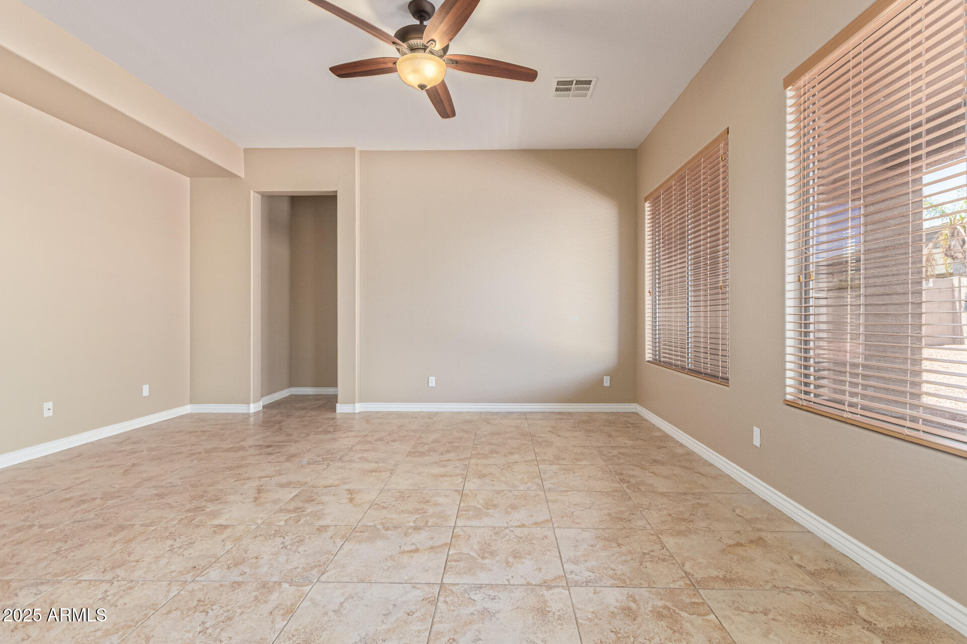 18186 W RIMROCK Street