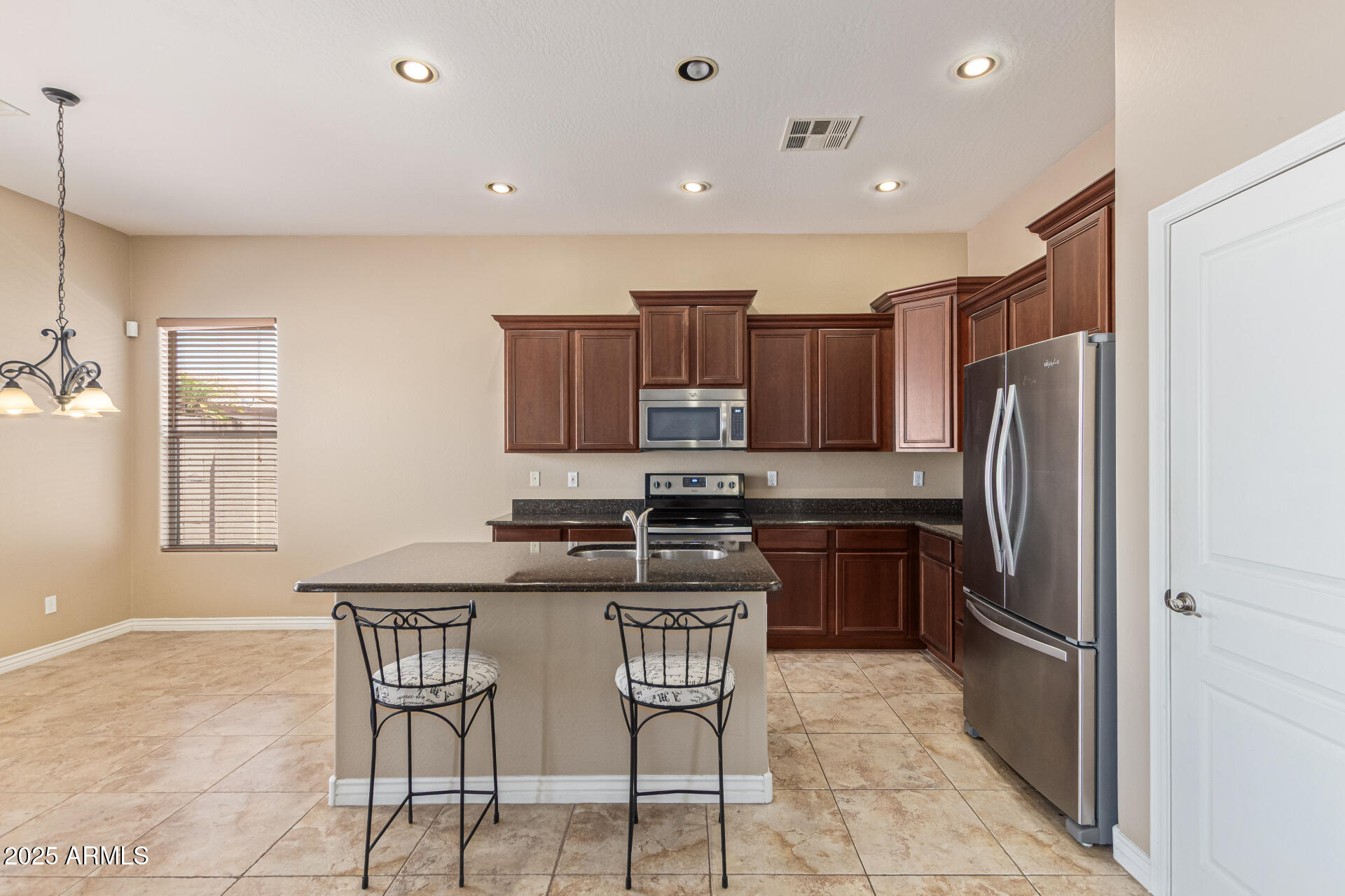 18186 W RIMROCK Street