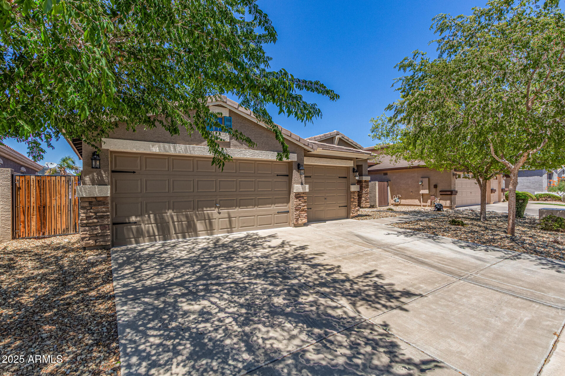 18186 W RIMROCK Street