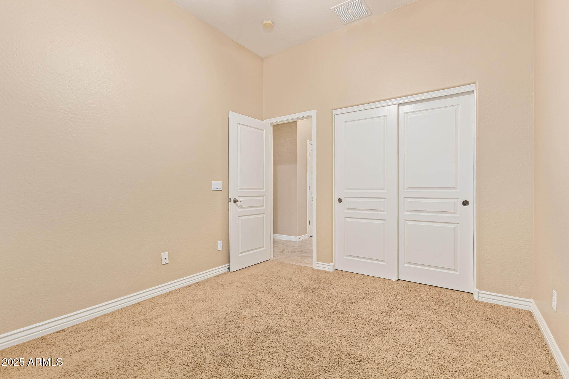 18186 W RIMROCK Street