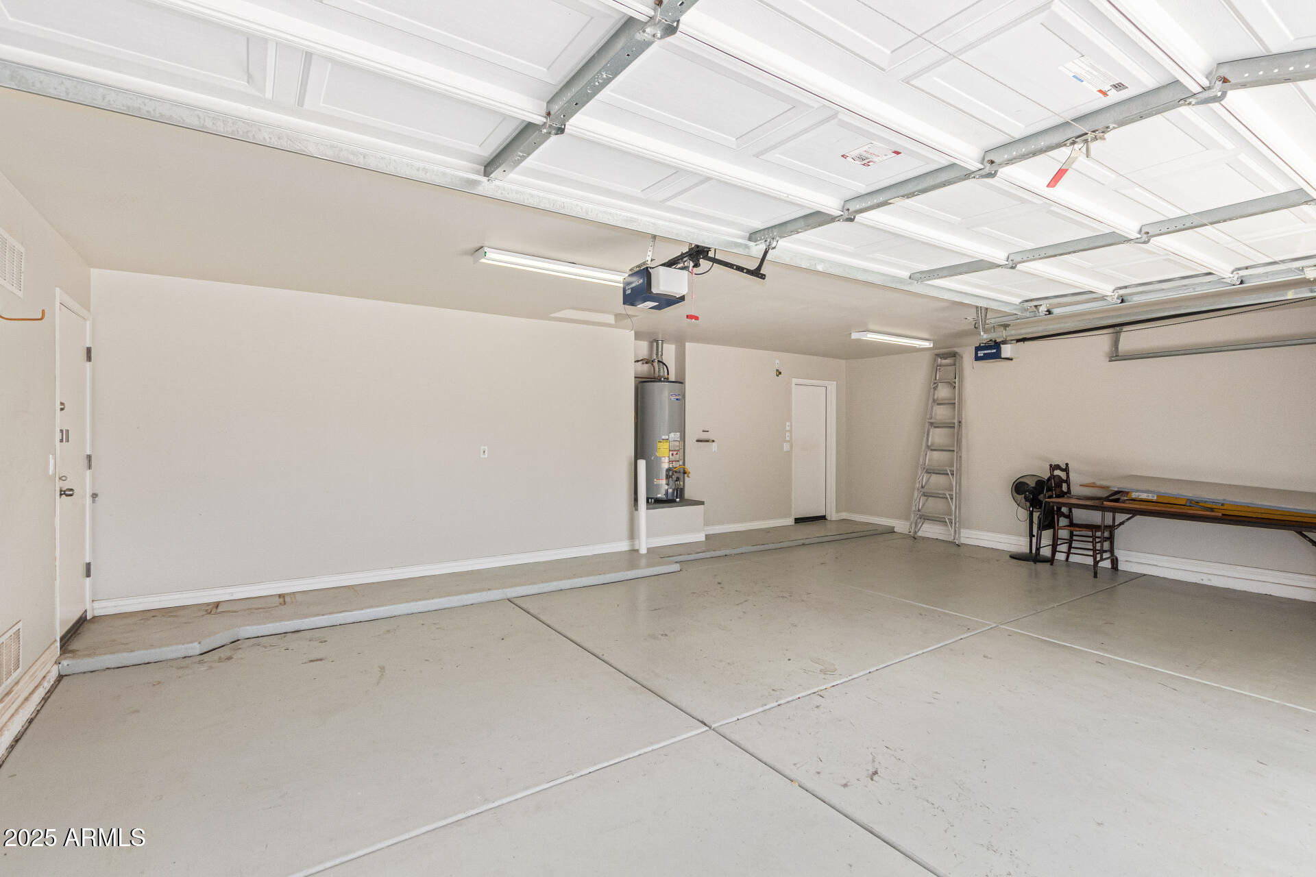 18186 W RIMROCK Street