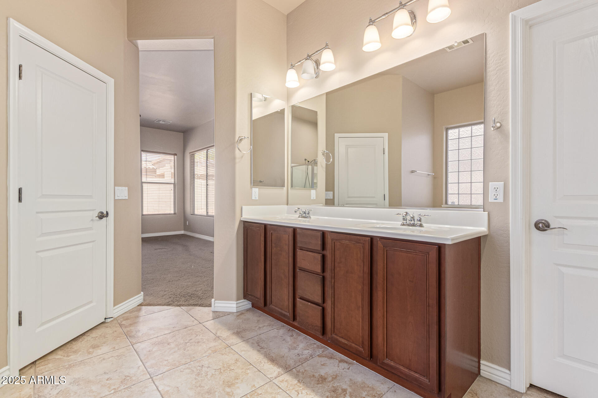 18186 W RIMROCK Street