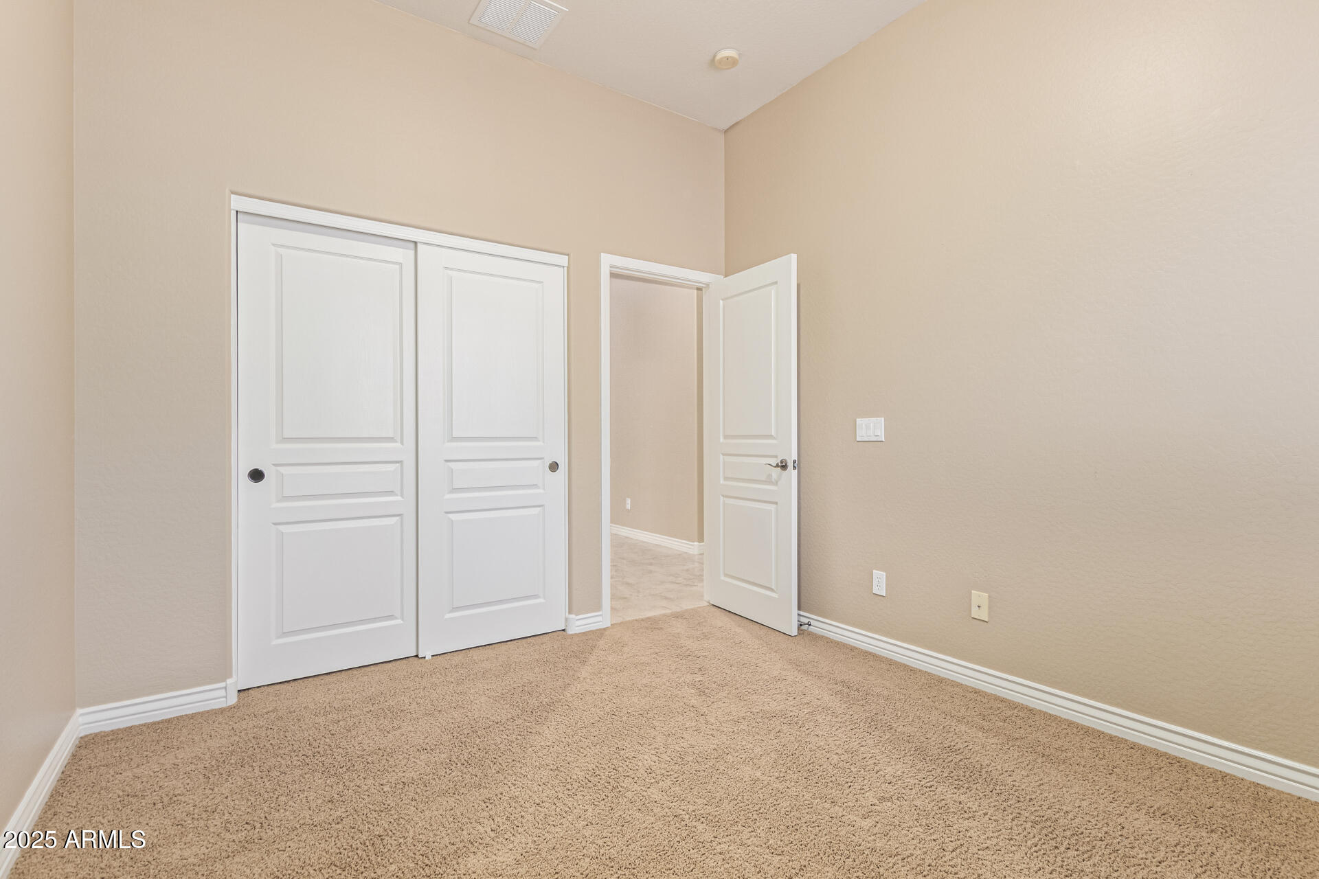 18186 W RIMROCK Street