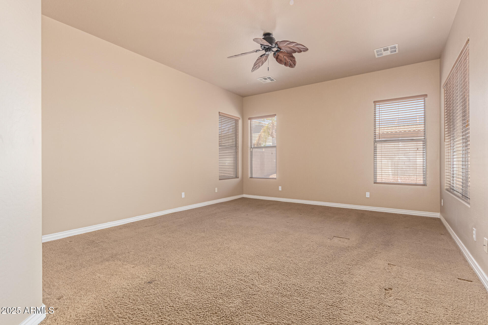 18186 W RIMROCK Street