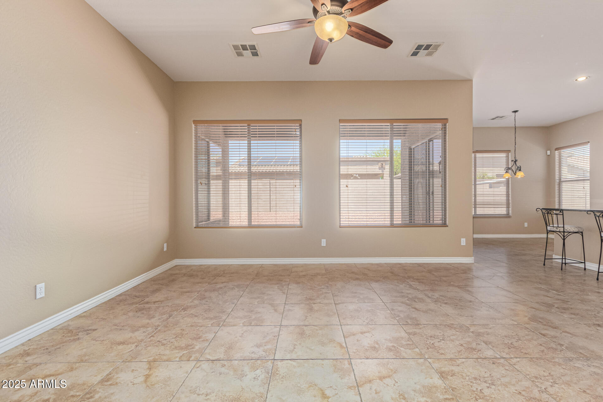 18186 W RIMROCK Street