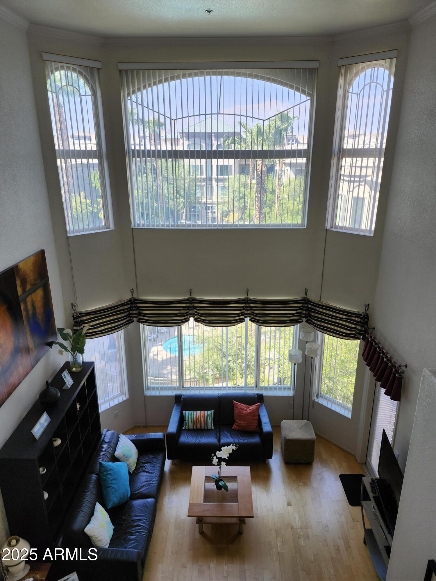 420 W 1ST Street, 319