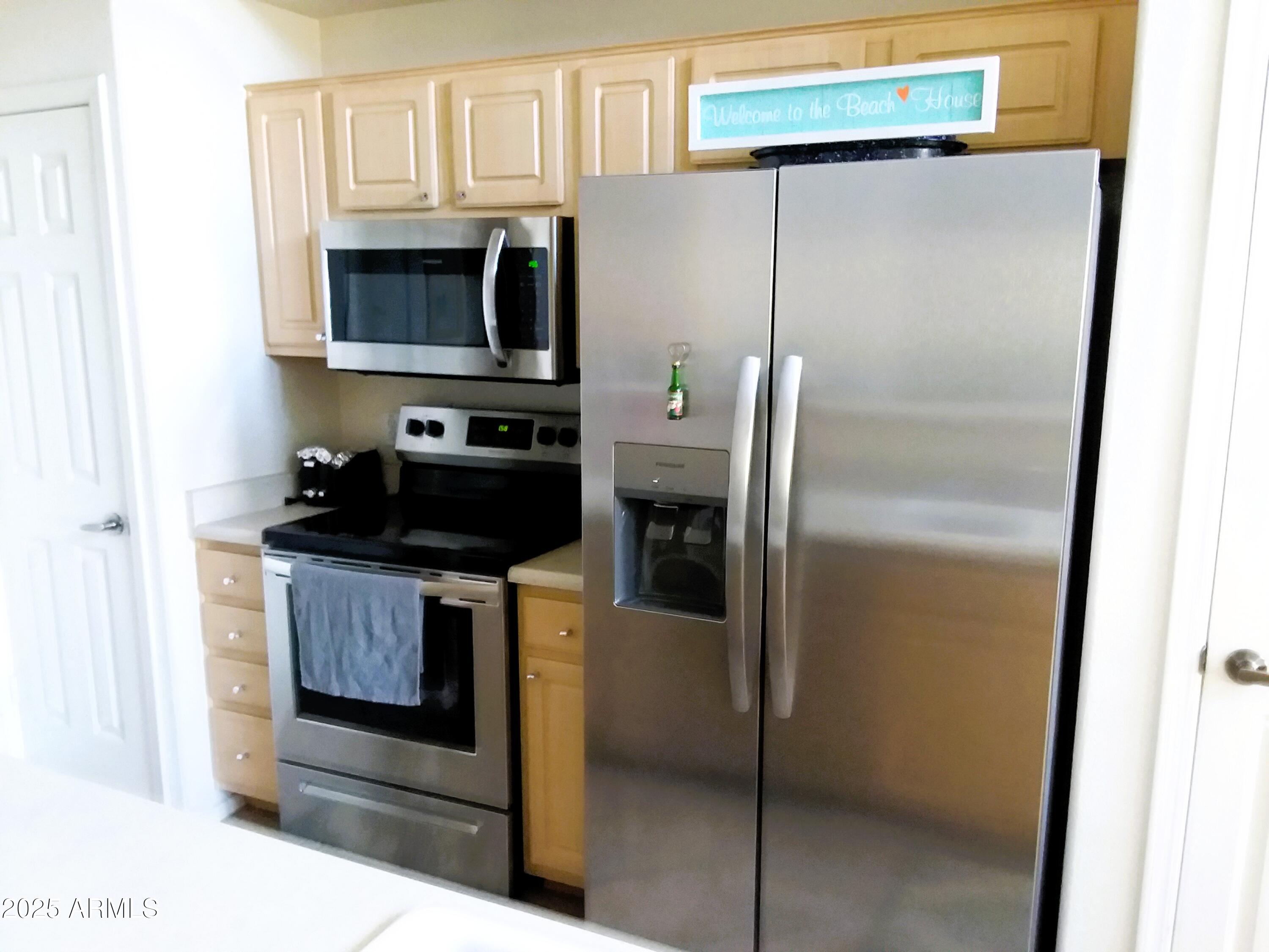 420 W 1ST Street, 319
