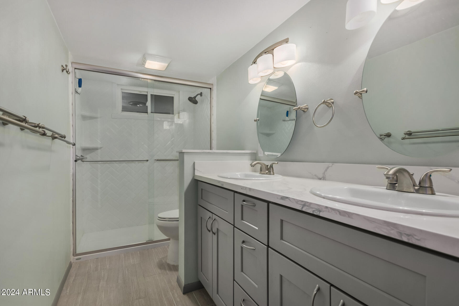 6834 E 4TH Street, 8