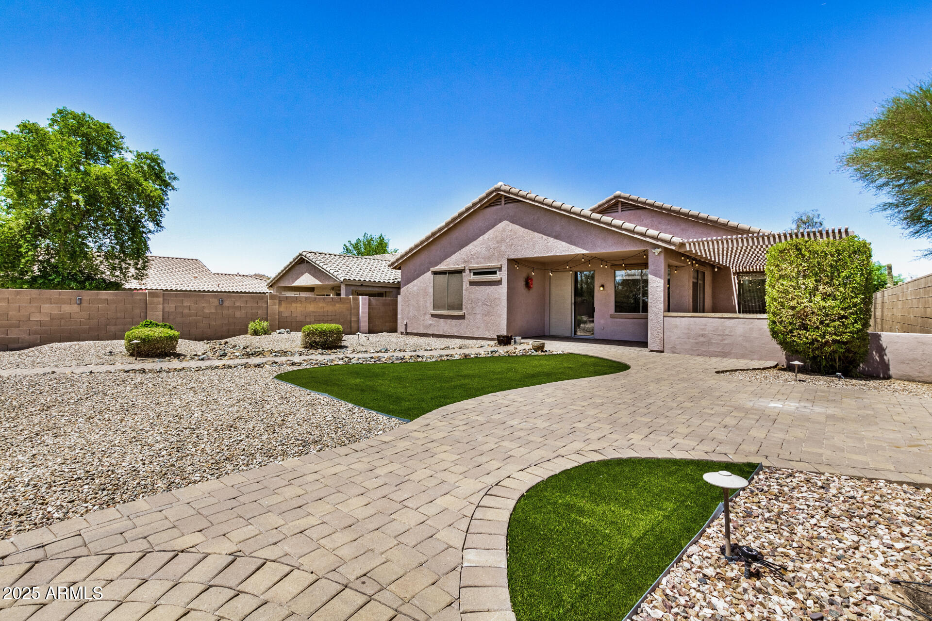 7235 E DESERT HONEYSUCKLE Drive