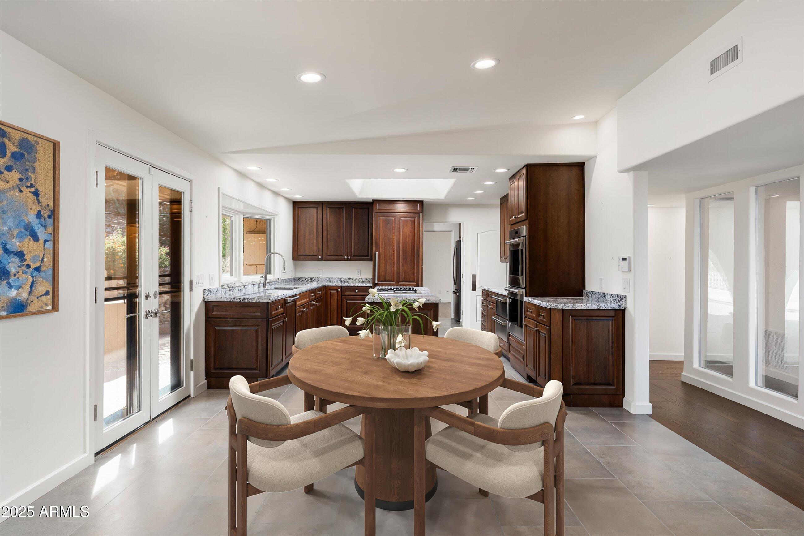 7147 N RED LEDGE Drive