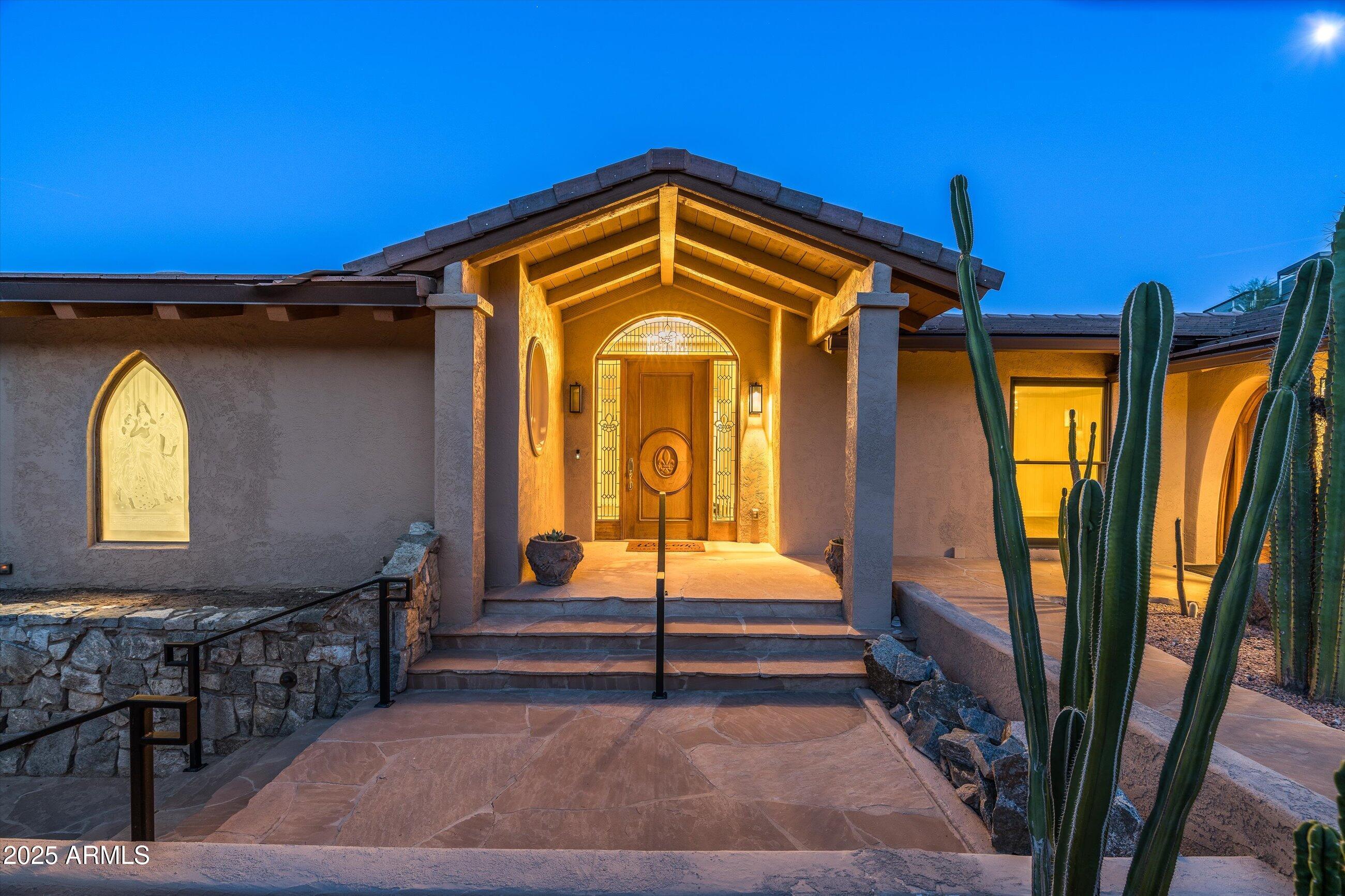 7147 N RED LEDGE Drive