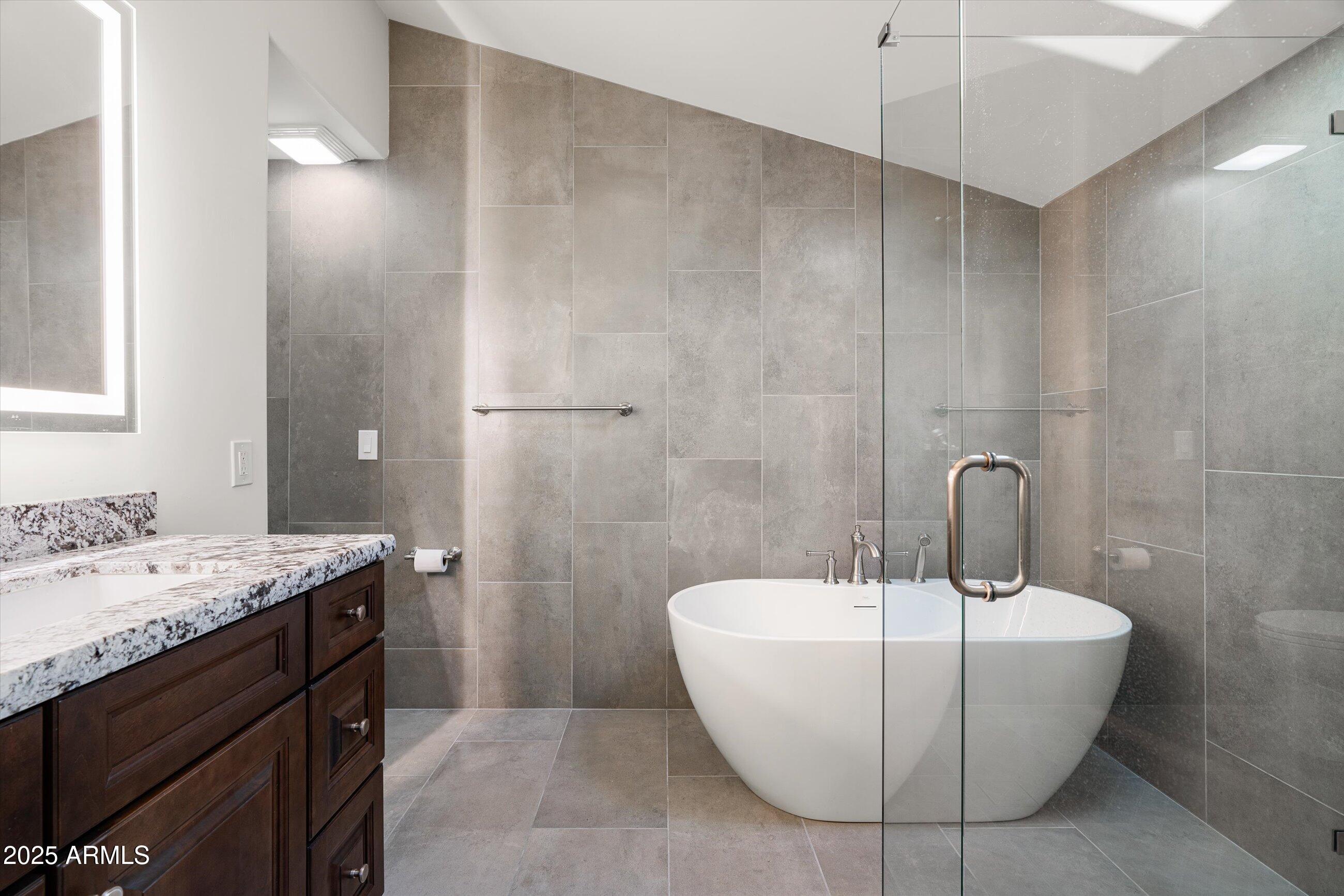 7147 N RED LEDGE Drive