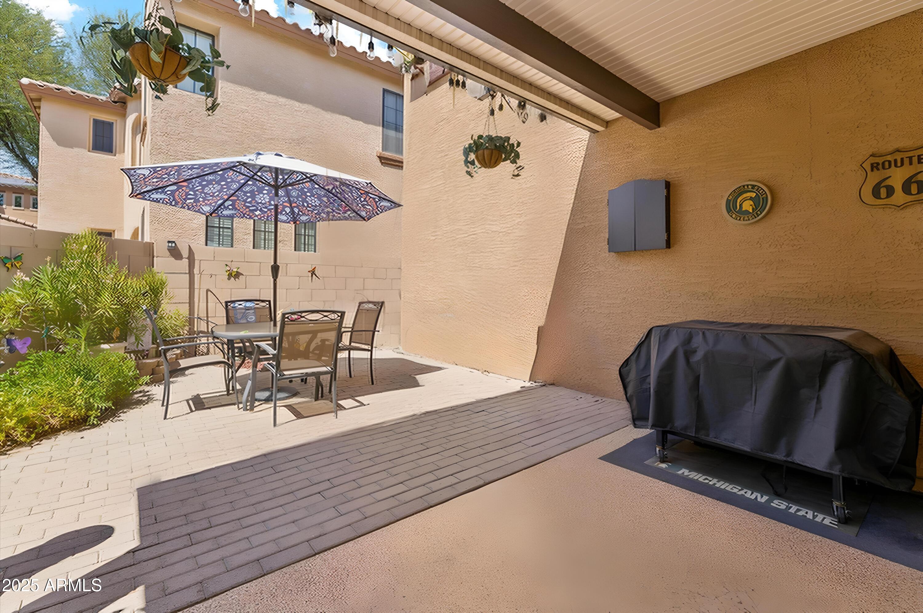 2366 W SLEEPY RANCH Road