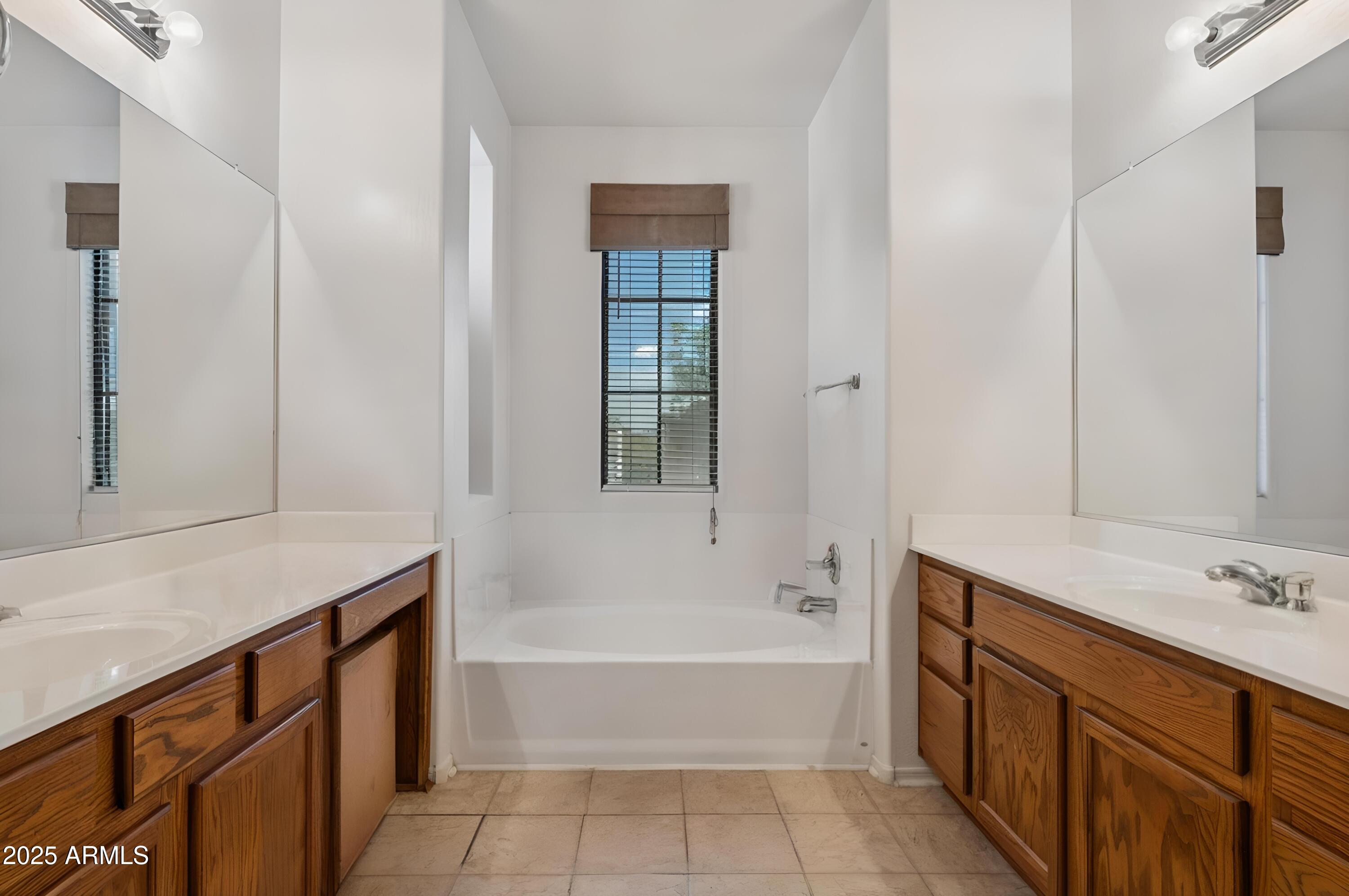 2366 W SLEEPY RANCH Road