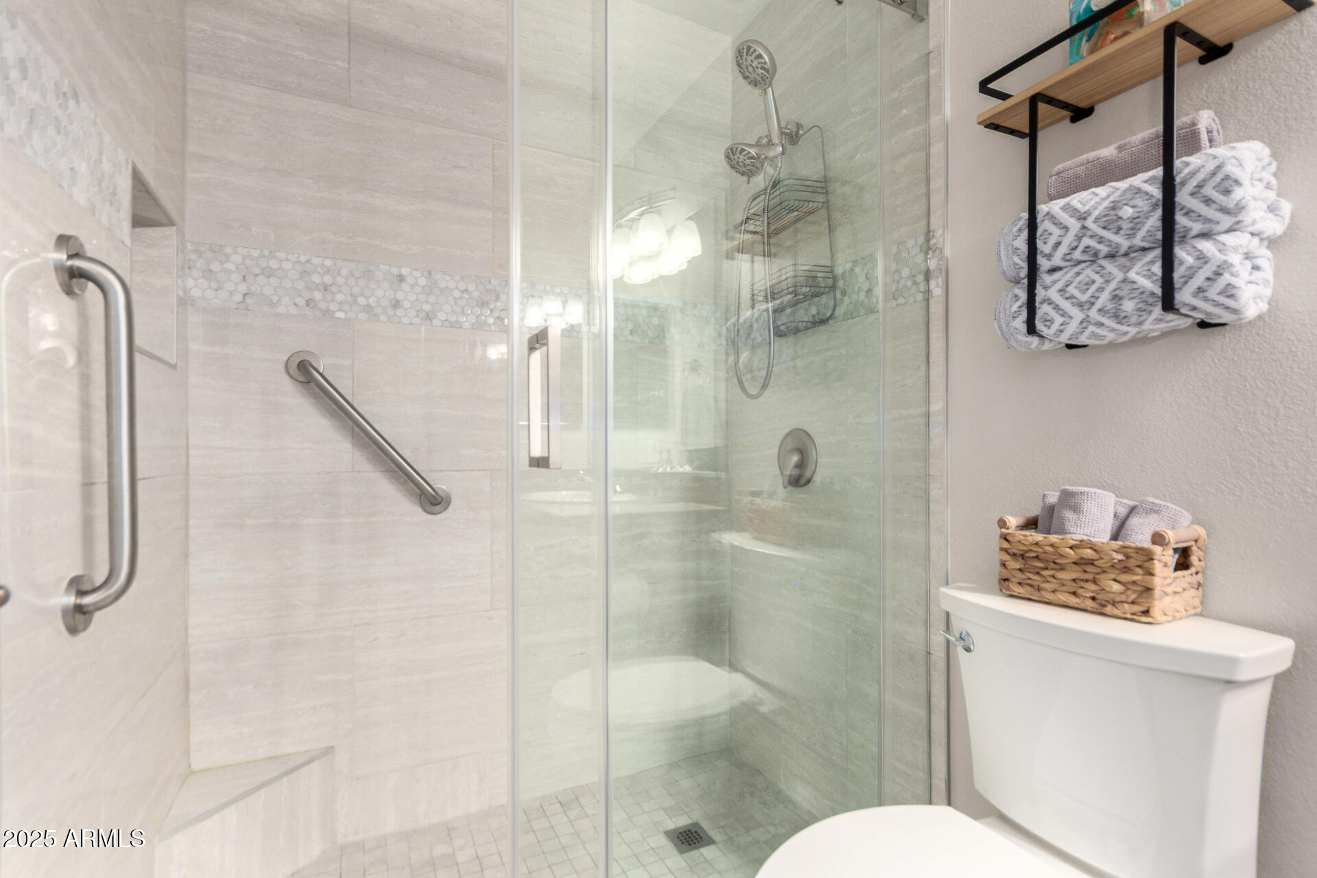 10115 E MOUNTAIN VIEW Road, 2105