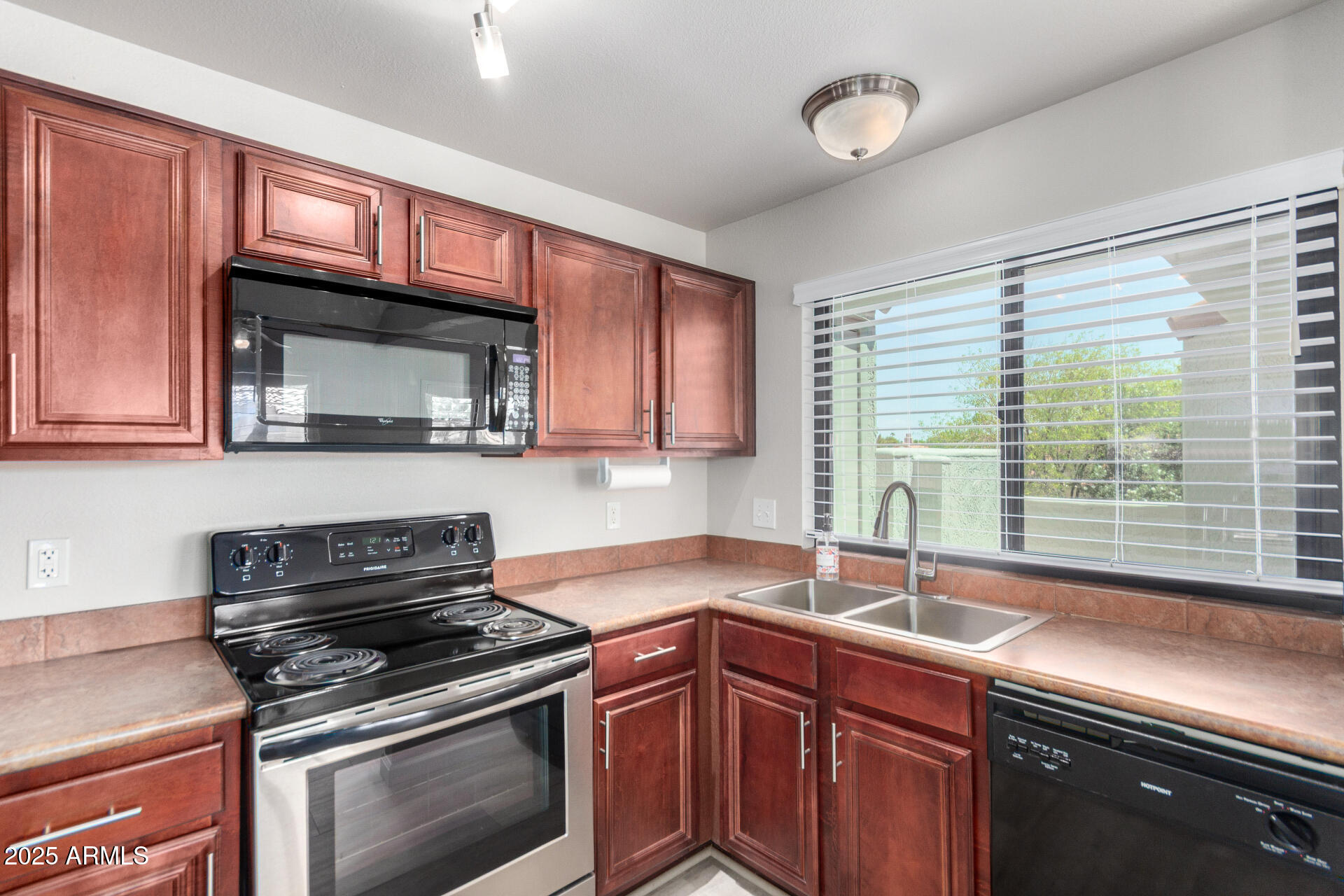10115 E MOUNTAIN VIEW Road, 2105