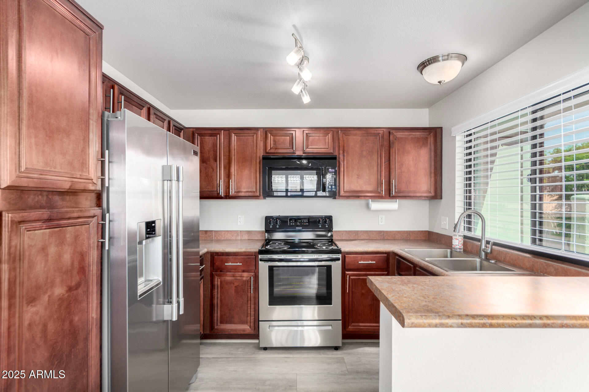 10115 E MOUNTAIN VIEW Road, 2105