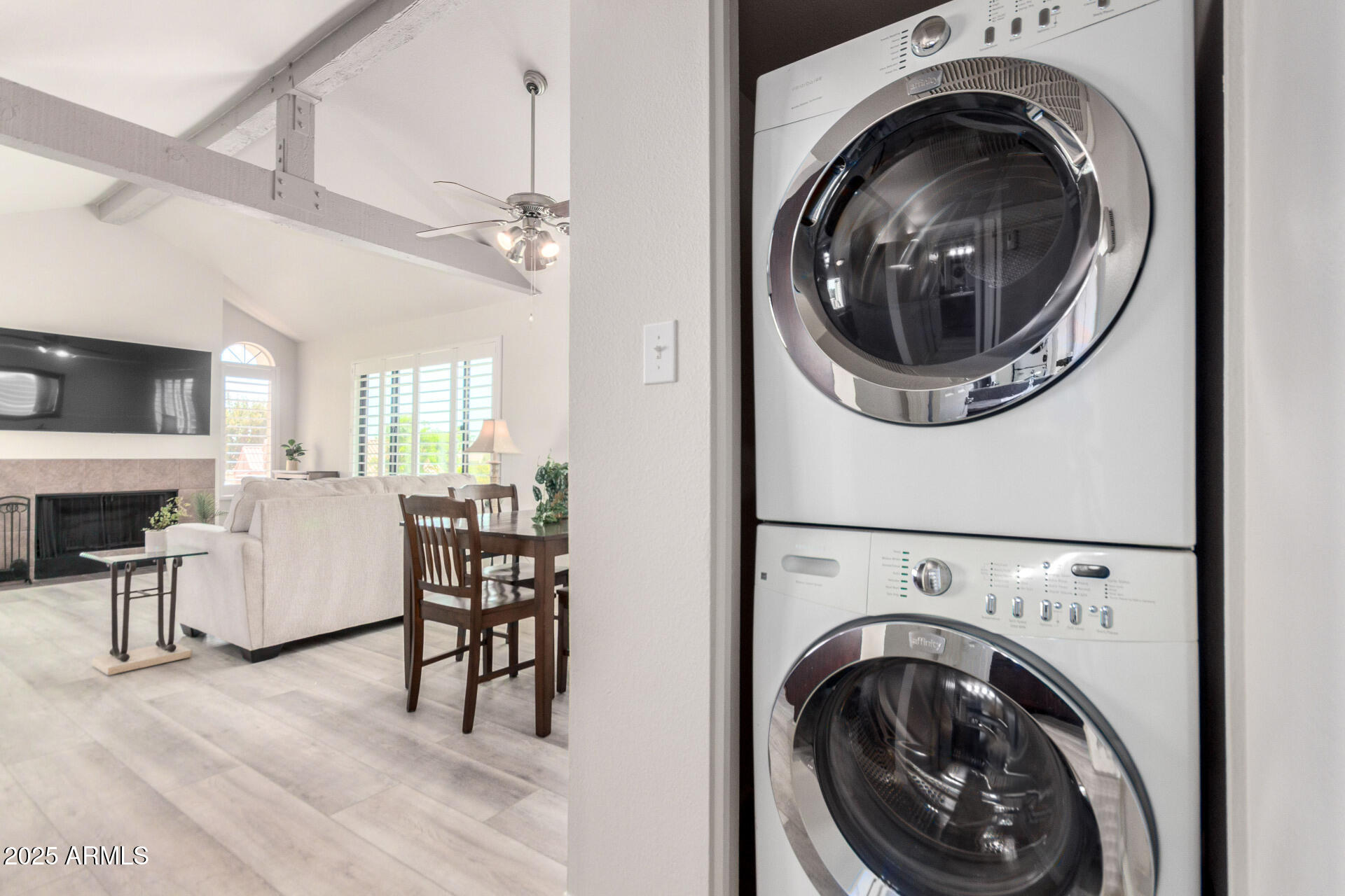 10115 E MOUNTAIN VIEW Road, 2105