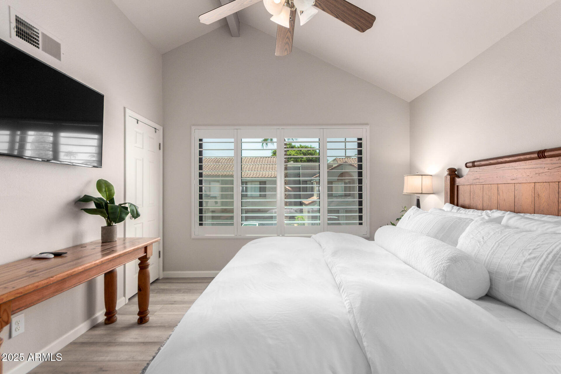 10115 E MOUNTAIN VIEW Road, 2105