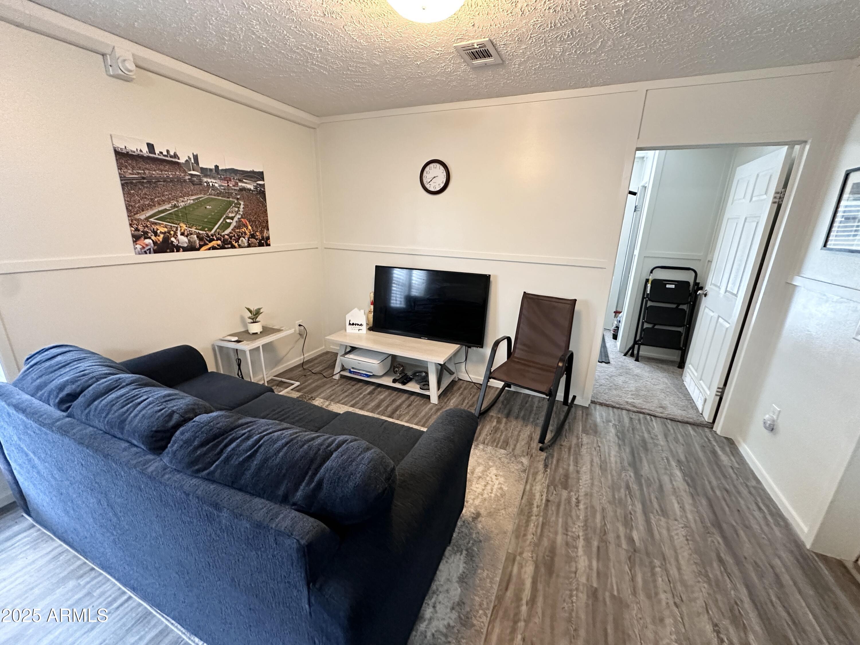 8401 N 67TH Avenue, 250