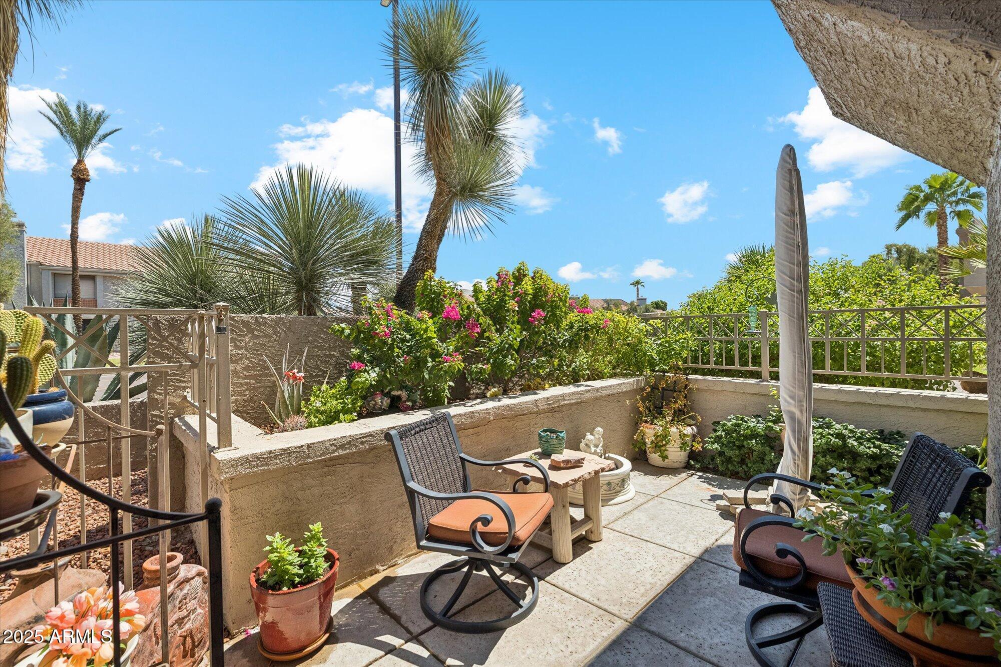 10015 E MOUNTAIN VIEW Road, 1001