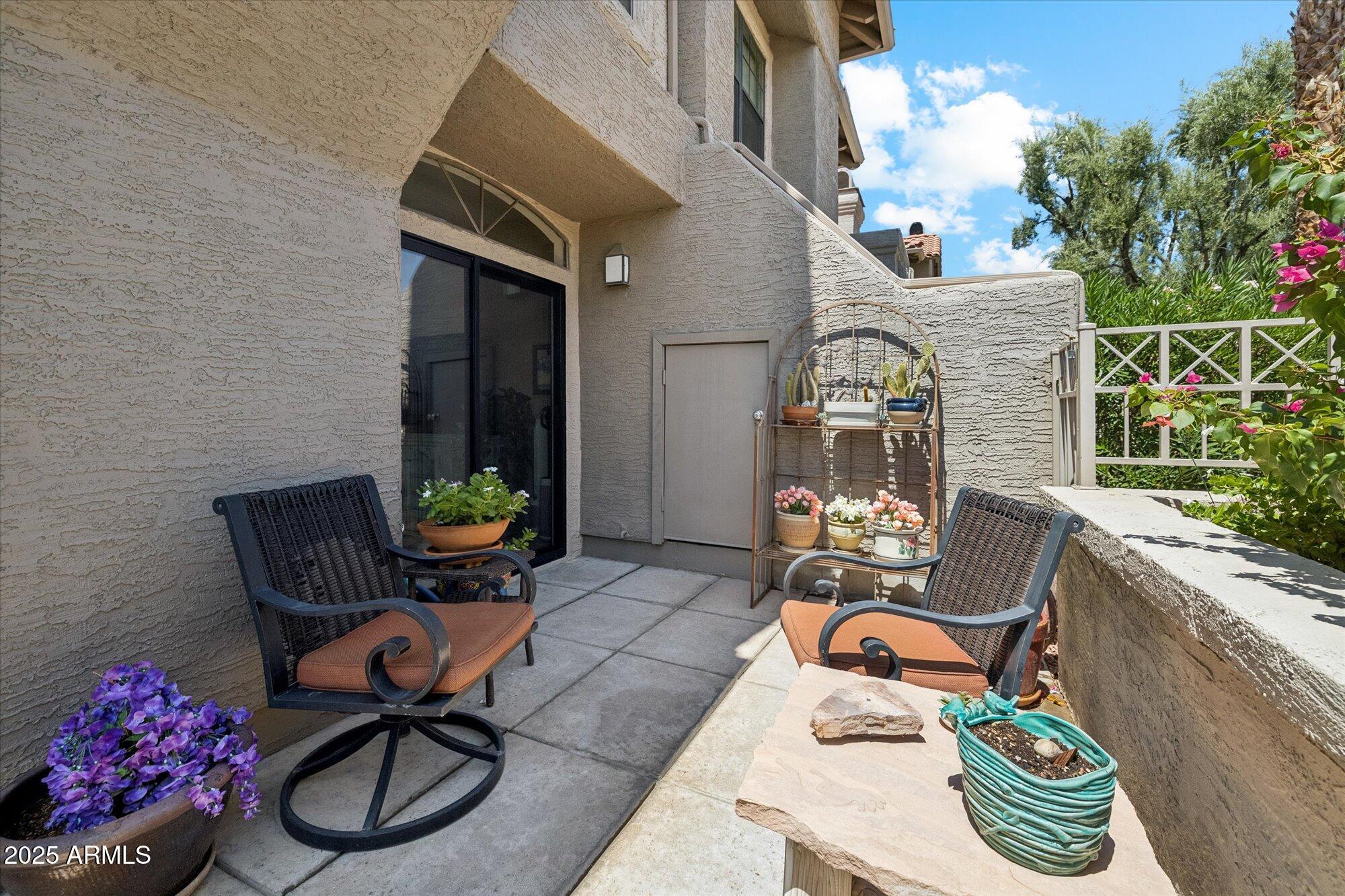 10015 E MOUNTAIN VIEW Road, 1001