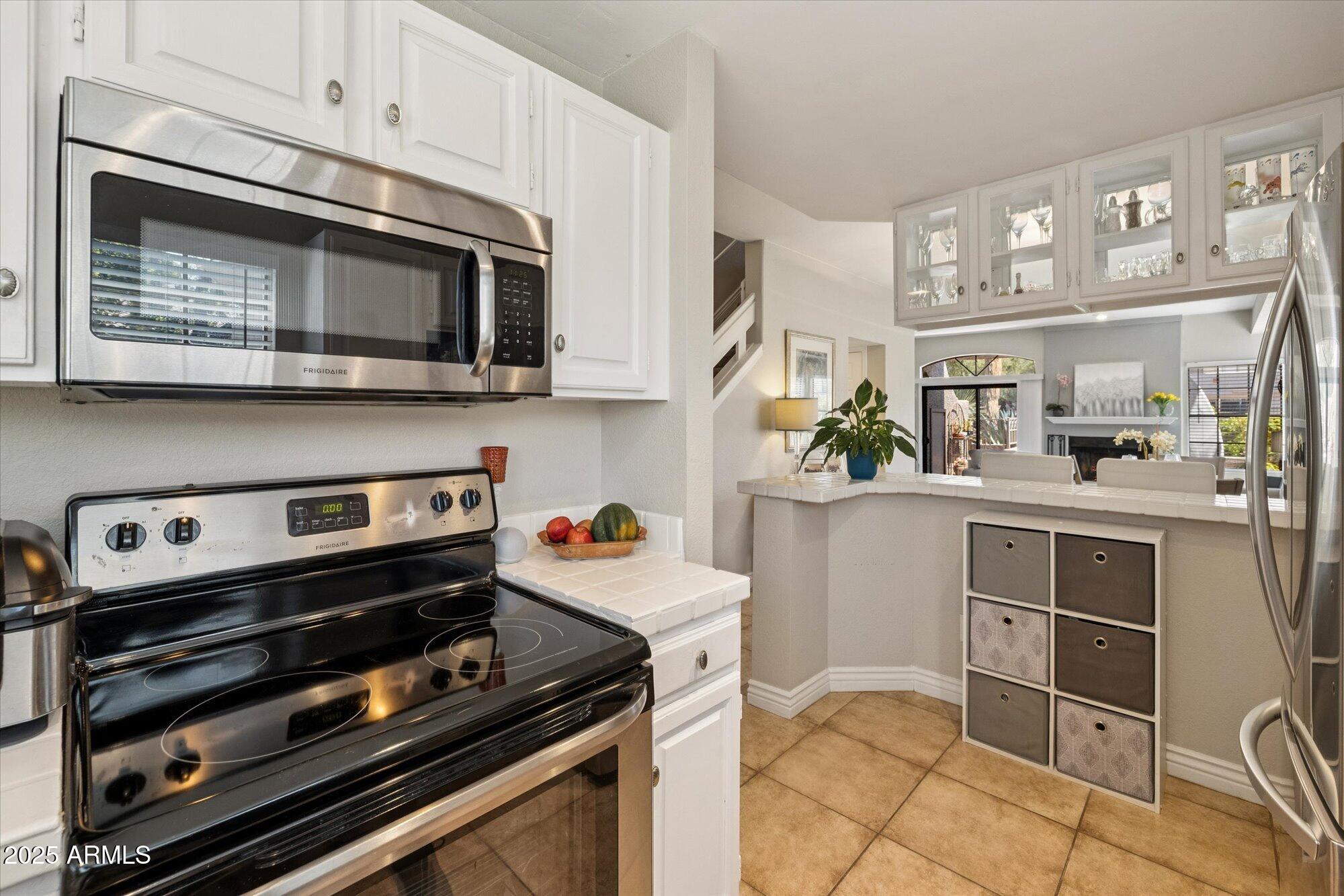 10015 E MOUNTAIN VIEW Road, 1001