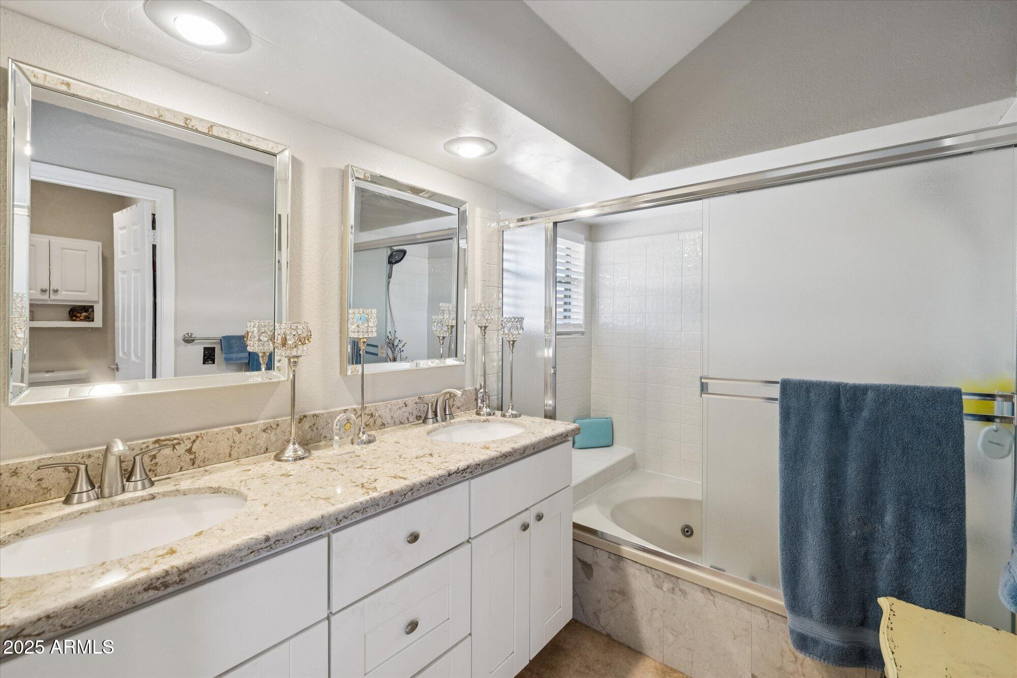 10015 E MOUNTAIN VIEW Road, 1001