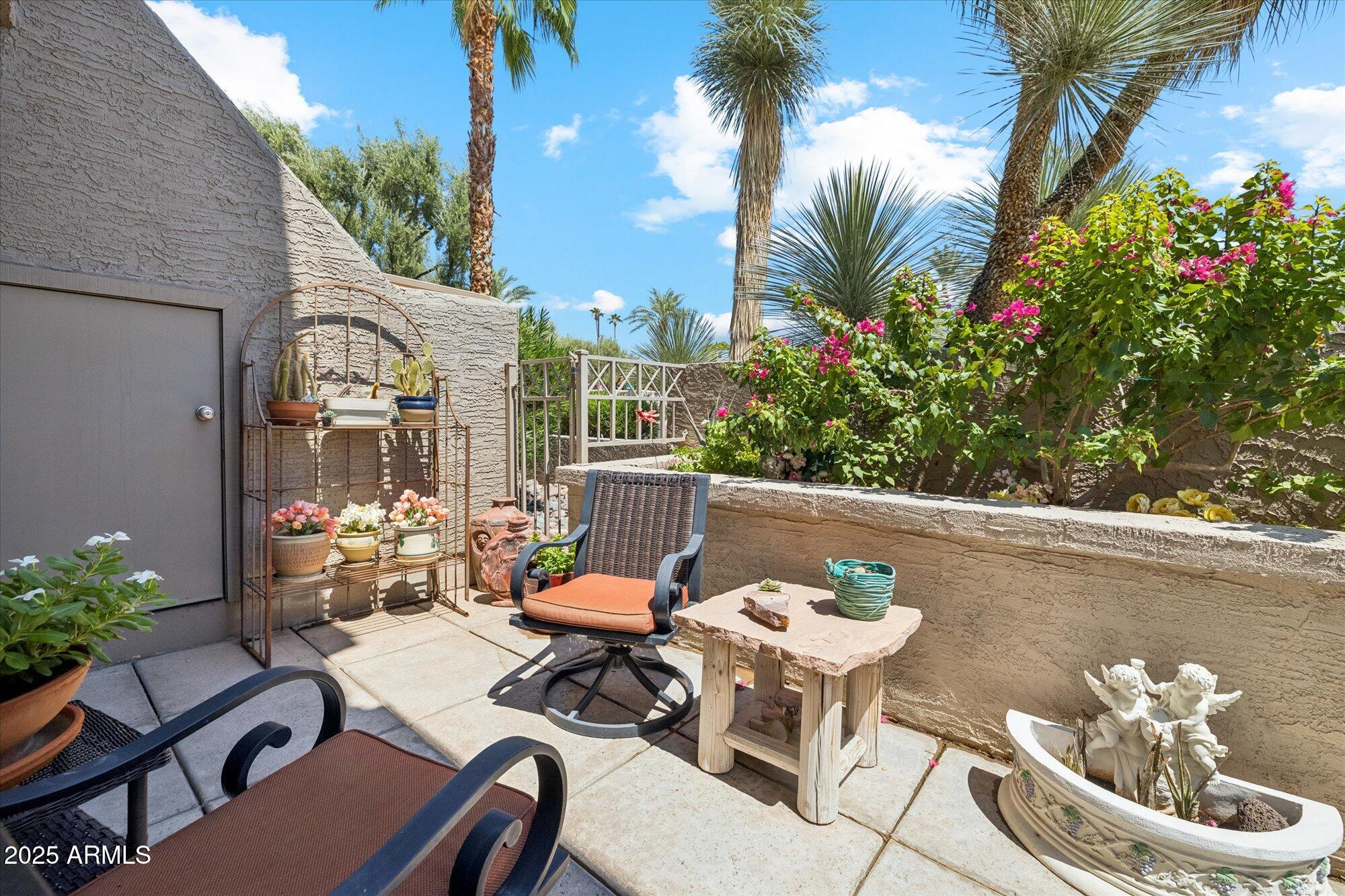 10015 E MOUNTAIN VIEW Road, 1001
