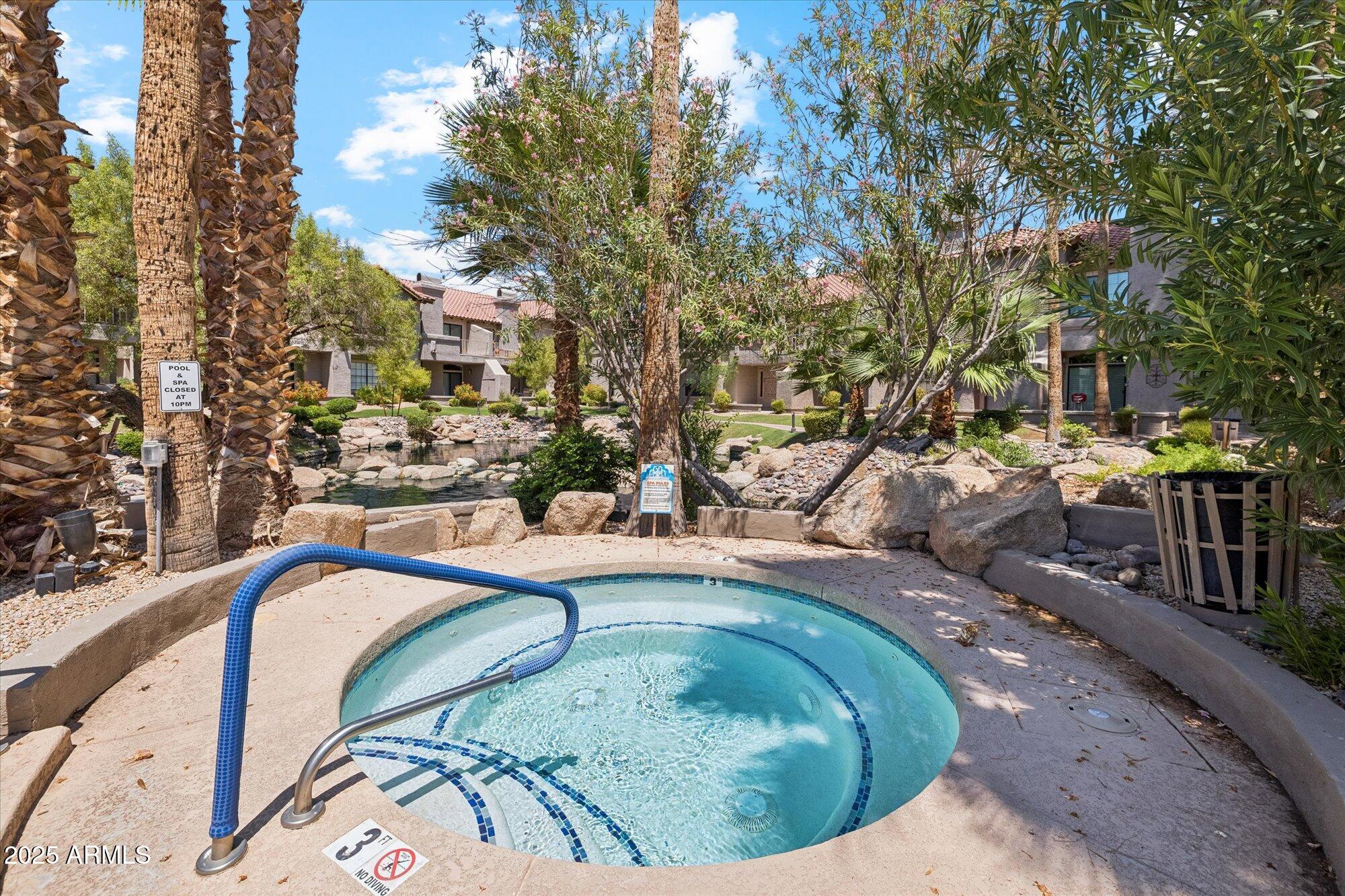 10015 E MOUNTAIN VIEW Road, 1001