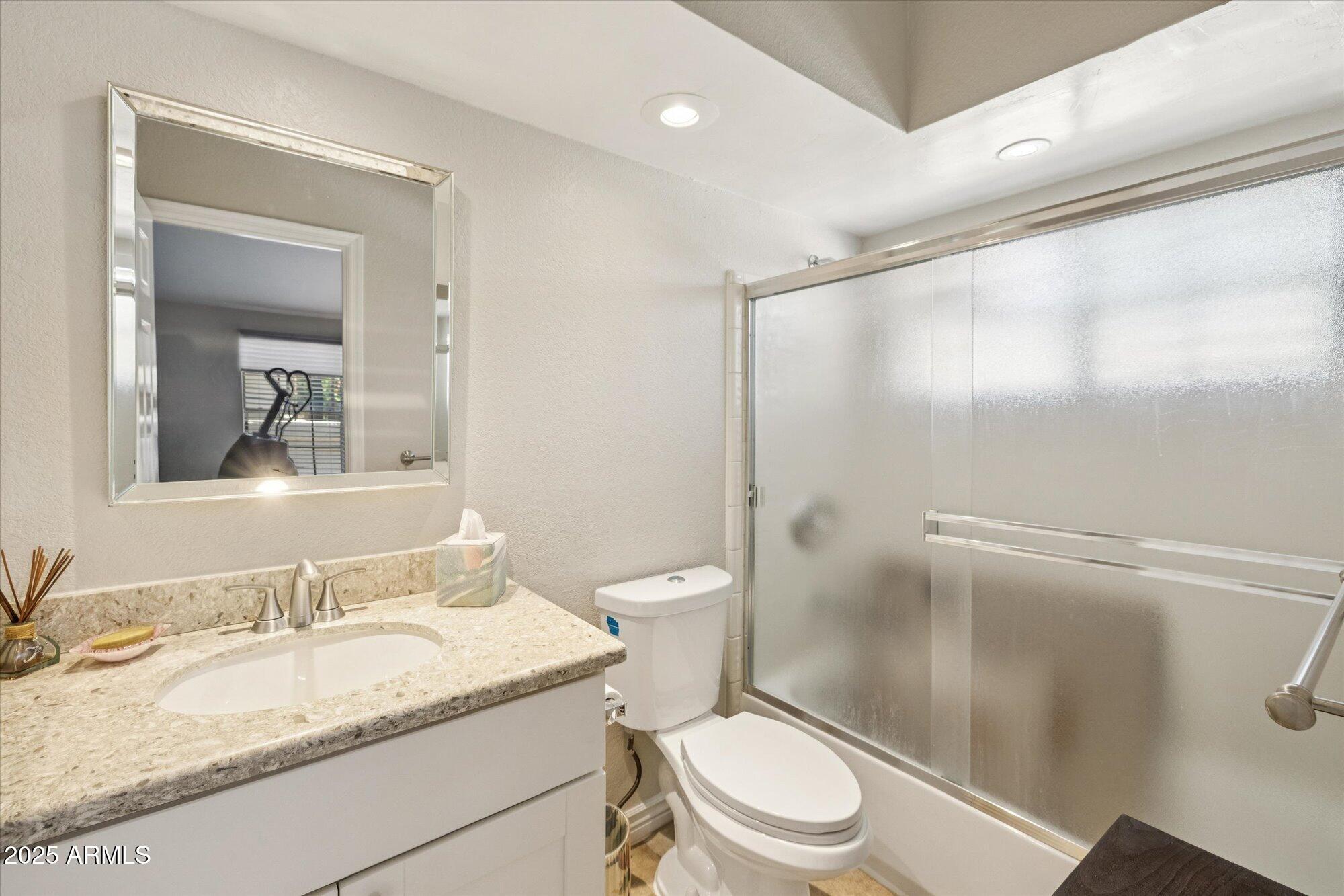 10015 E MOUNTAIN VIEW Road, 1001