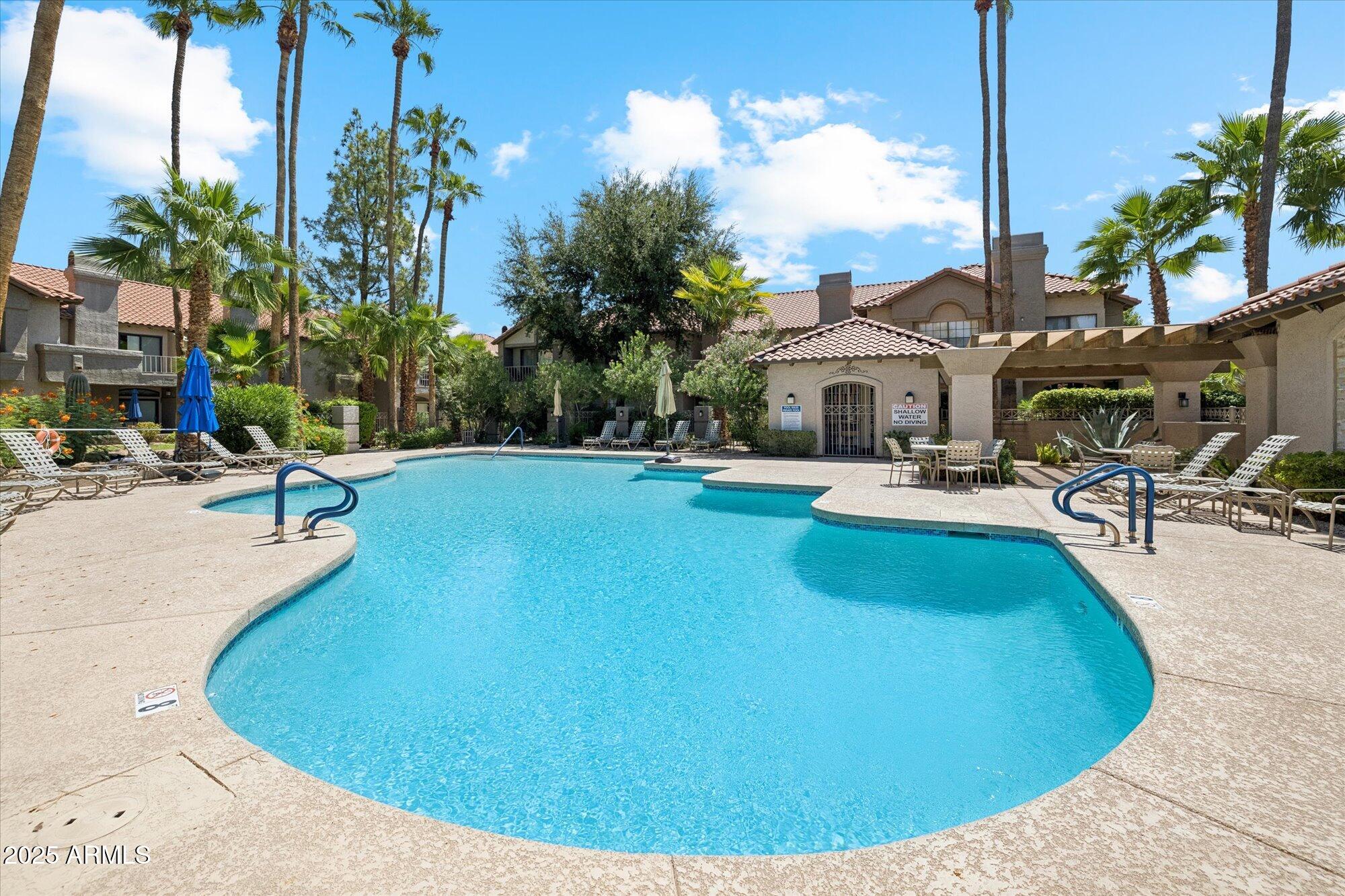10015 E MOUNTAIN VIEW Road, 1001