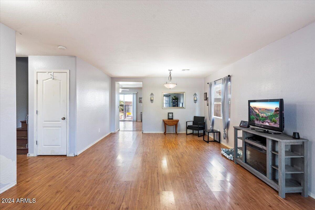 3813 E SIERRITA Road