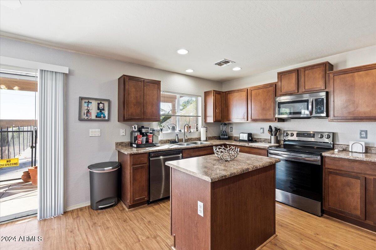 3813 E SIERRITA Road